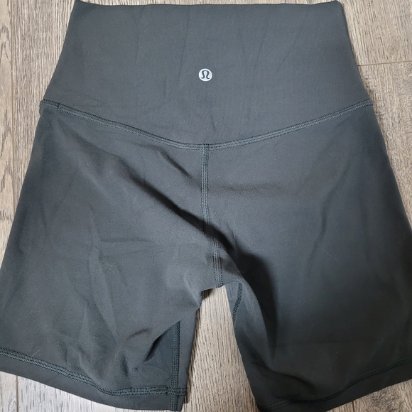 Lululemon Align Bike Shorts 6" size 4 Graphite Grey EUC - Picture 1 of 4